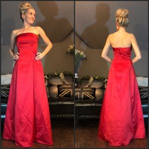 URBAN GIRL NIGHTS Size S Red Silky Strapless Aline Formal Dress with Shawl